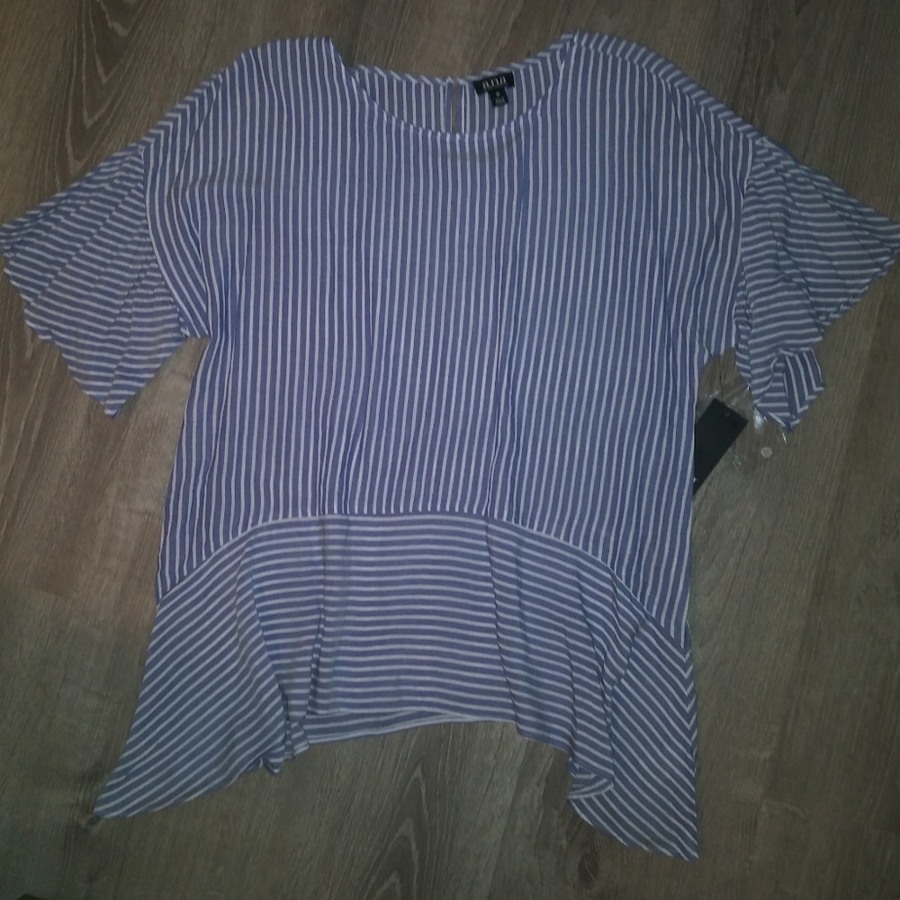 Women's top size medium.